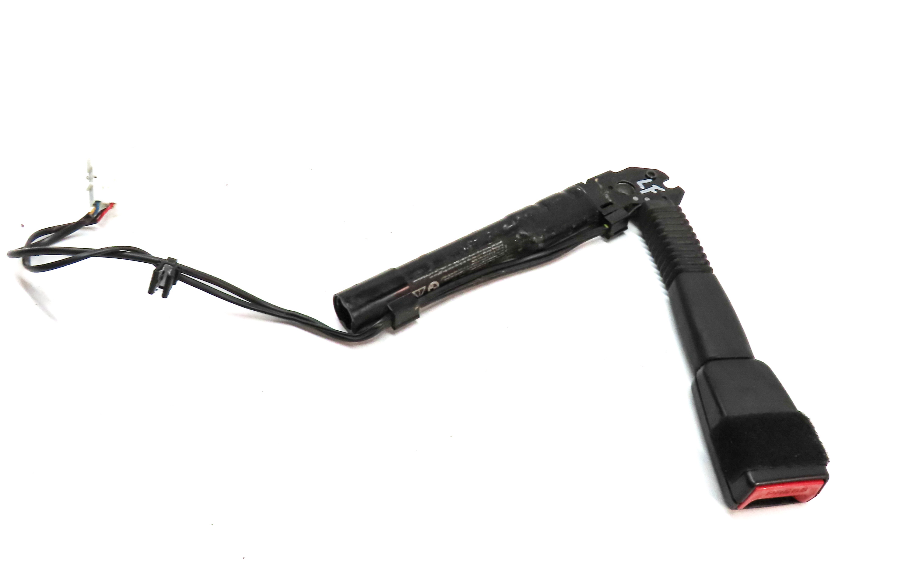 2012-2019 BMW 2 3 4 SERIES (F22 F30 F32) LEFT FRONT DRIVER SEATBELT RECEIVER — exact item pictured